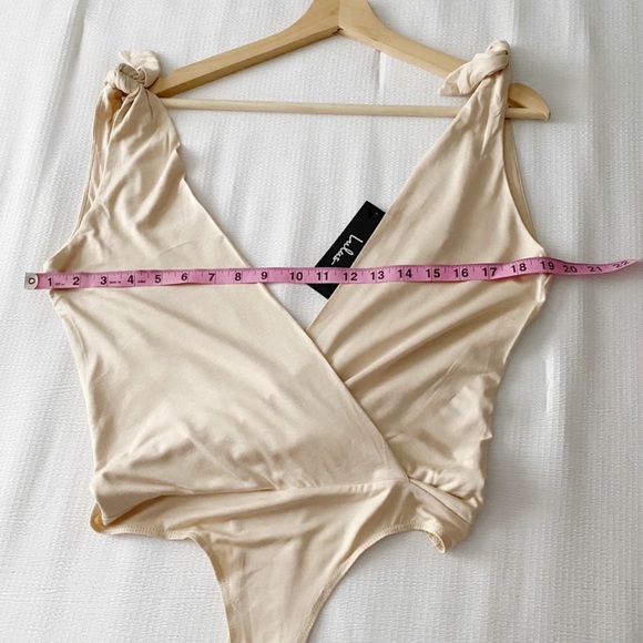 NWT Cream Low Neck Bodysuit - Picture 4 of 11